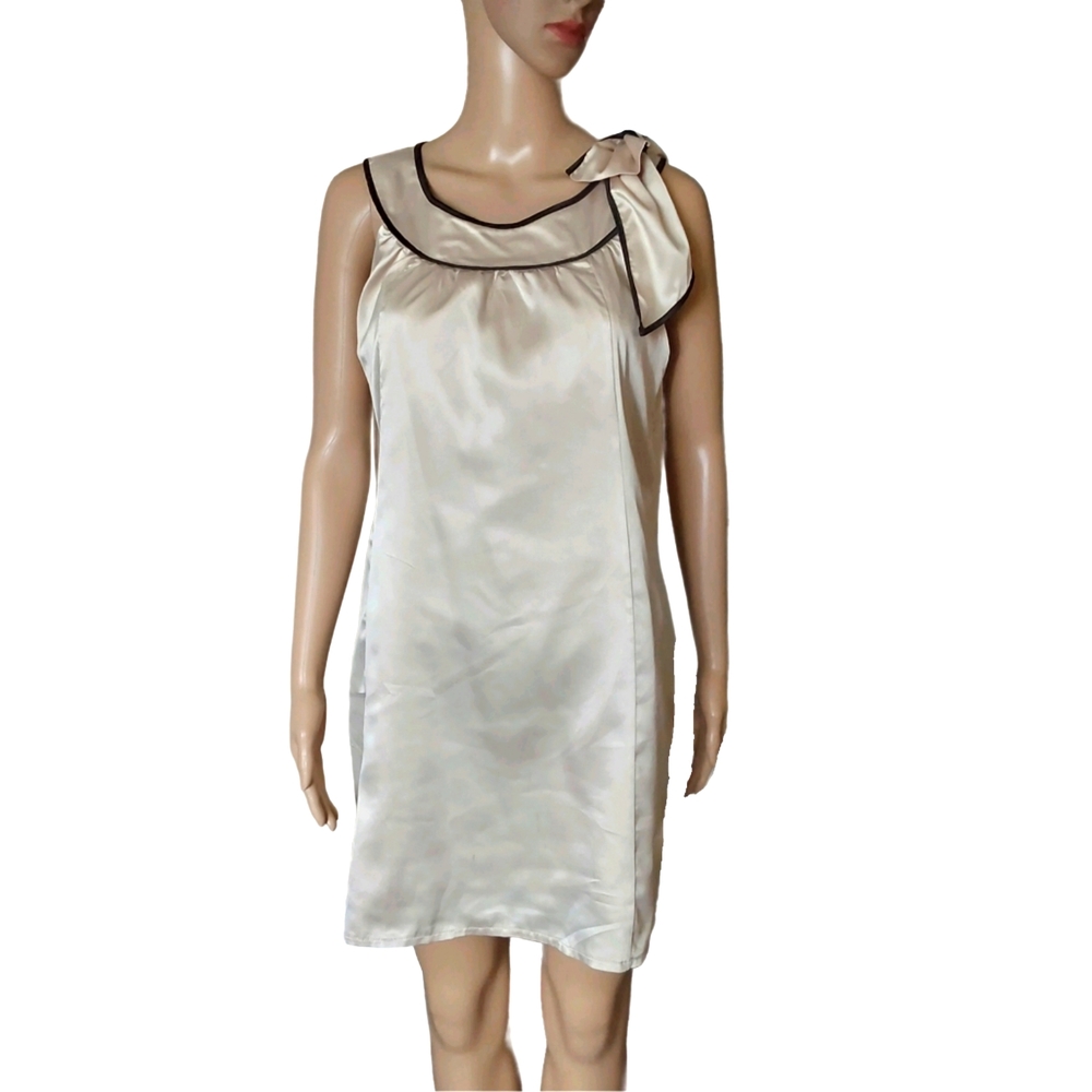 Urban Behavior Satin Cream | Gold Sleeveless Dress with Bow  and Pockets